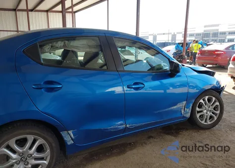 2017 Toyota Yaris Ia из США, поврежденный, VIN 3MYDLBYV1HY163280